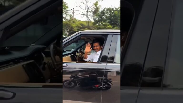 #vijay waves hands for his fans #thalapathy